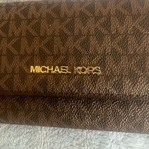 Michael Kors Jet Set Travel LG Trifold Wallet
